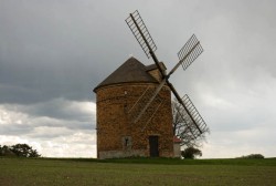 Chvalkovice - zděný větrný mlýn holandského typu