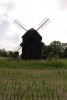 Větrný mlýn německého typu byl do Rymic přemístěn z nedaleké obce