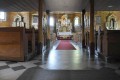 Interiér kostela s oltářem