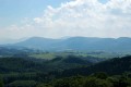 Pohled jihovýchodním směrem z vrcholu Svinec na Moravskoslezské Beskydy
