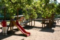 Dětské hřiště s průlezkami je oblíbeným místem oddechu rodin s dětmi